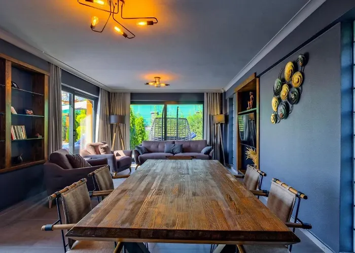 Villa Luxury Close To Shops And Restaurants -large Garden Pool Table And Table Tennis Fethiye