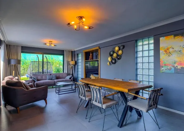 Luxury Close To Shops And Restaurants -large Garden Pool Table And Table Tennis Vilă Fethiye