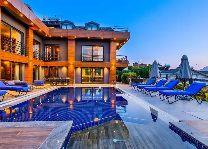 Luxury Close To Shops And Restaurants -large Garden Pool Table And Table Tennis