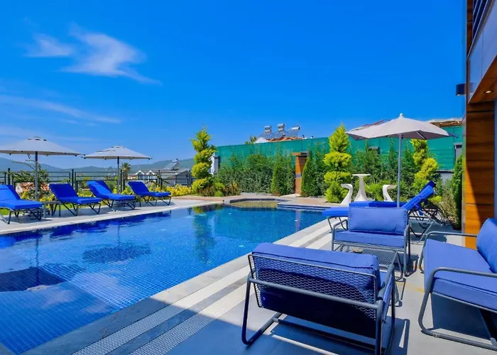 Luxury Close To Shops And Restaurants -large Garden Pool Table And Table Tennis