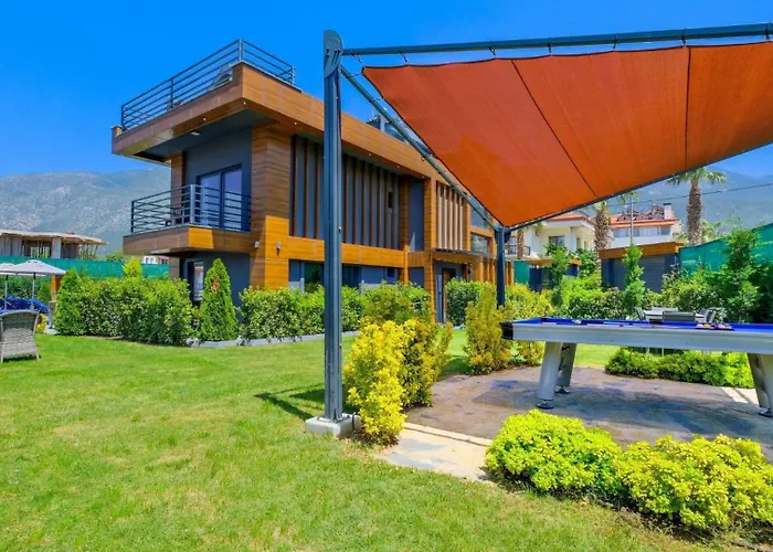 Vila Luxury Close To Shops And Restaurants -large Garden Pool Table And Table Tennis *