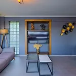 Luxury Close To Shops And Restaurants -large Garden Pool Table And Table Tennis Villa
