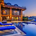 Luxury Close To Shops And Restaurants -large Garden Pool Table And Table Tennis * Fethiye