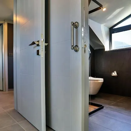 빌라 Luxury Close To Shops And Restaurants -large Garden Pool Table And Table Tennis *