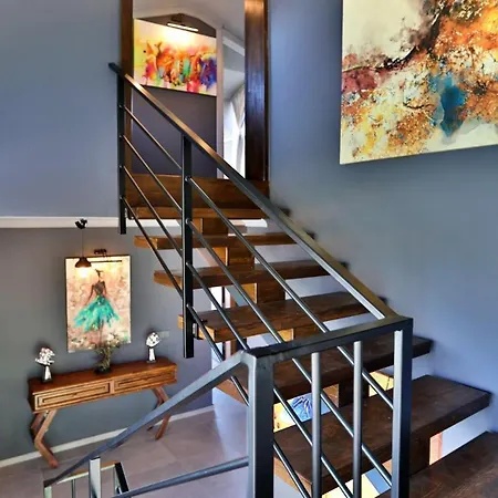 Luxury Close To Shops And Restaurants -large Garden Pool Table And Table Tennis فيلة