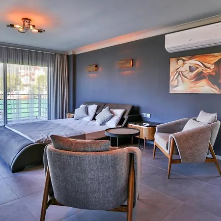 Luxury Close To Shops And Restaurants -large Garden Pool Table And Table Tennis 페티예