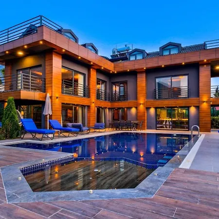Luxury Close To Shops And Restaurants -large Garden Pool Table And Table Tennis 페티예