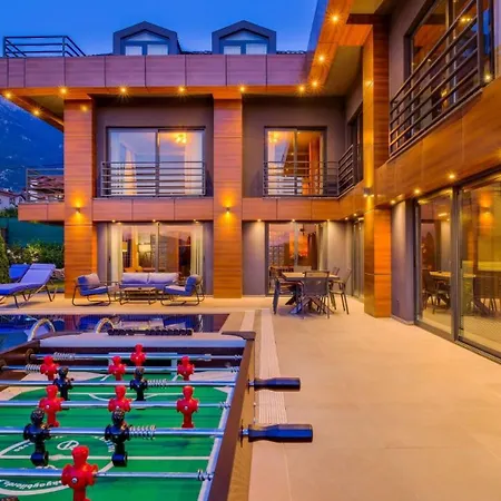Luxury Close To Shops And Restaurants -large Garden Pool Table And Table Tennis 페티예