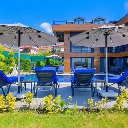 Luxury Close To Shops And Restaurants -large Garden Pool Table And Table Tennis