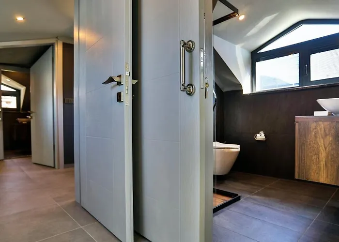 Βίλα Luxury Close To Shops And Restaurants -large Garden Pool Table And Table Tennis *