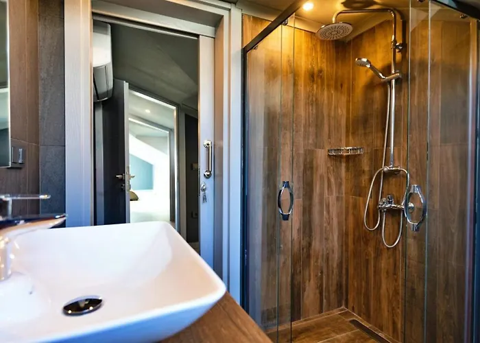 Luxury Close To Shops And Restaurants -large Garden Pool Table And Table Tennis Βίλα