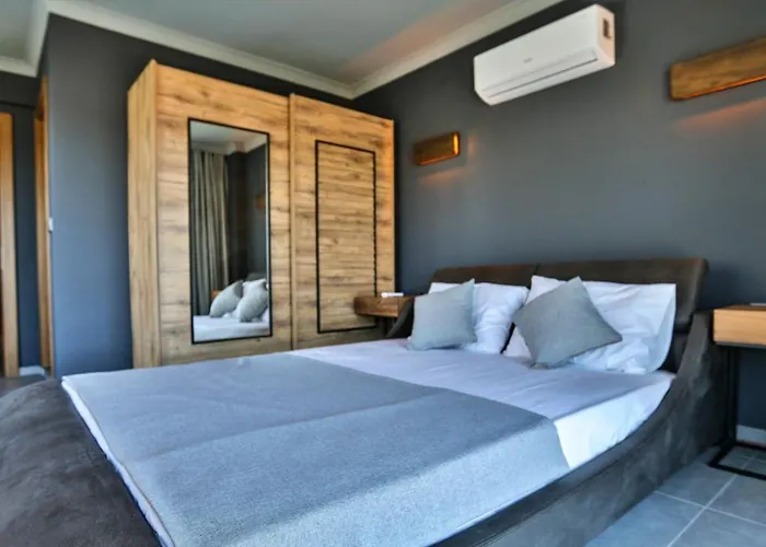 Luxury Close To Shops And Restaurants -large Garden Pool Table And Table Tennis