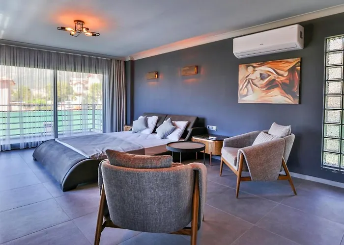 Luxury Close To Shops And Restaurants -large Garden Pool Table And Table Tennis Φετιγιέ