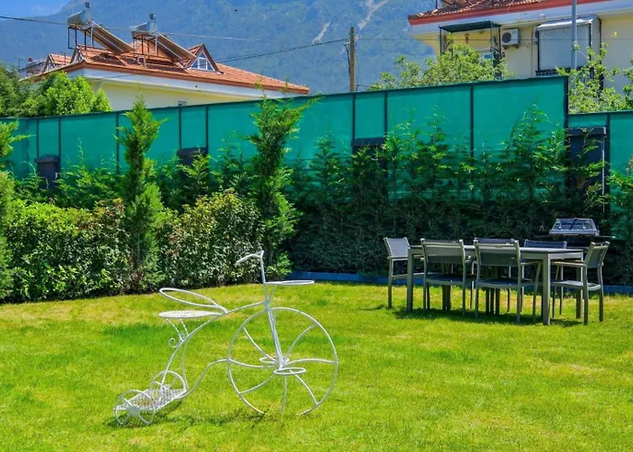 Luxury Close To Shops And Restaurants -large Garden Pool Table And Table Tennis Φετιγιέ