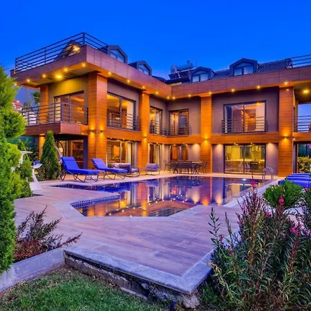 Luxury Close To Shops And Restaurants -large Garden Pool Table And Table Tennis