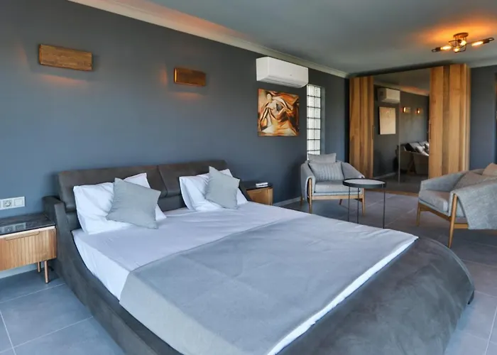 Luxury Close To Shops And Restaurants -large Garden Pool Table And Table Tennis Fethiye