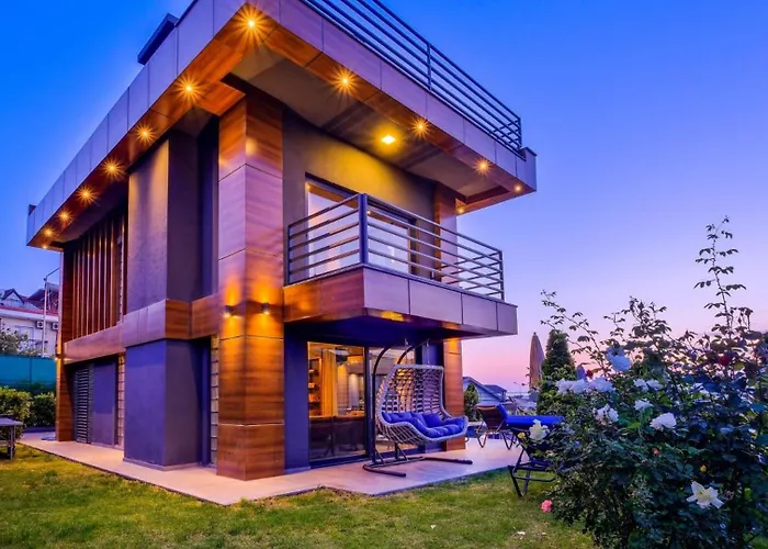 Luxury Close To Shops And Restaurants -large Garden Pool Table And Table Tennis Villa *